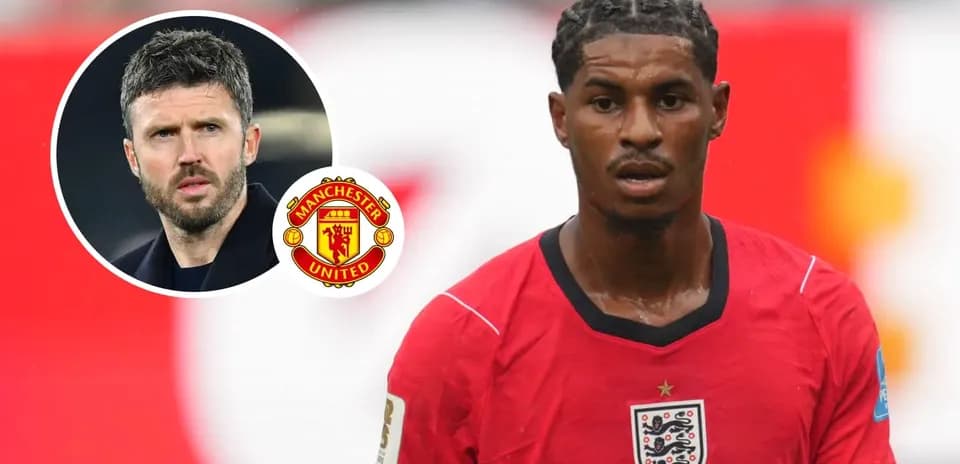 Futbolchi maydonda, Manchester United logotipi va murabbiy