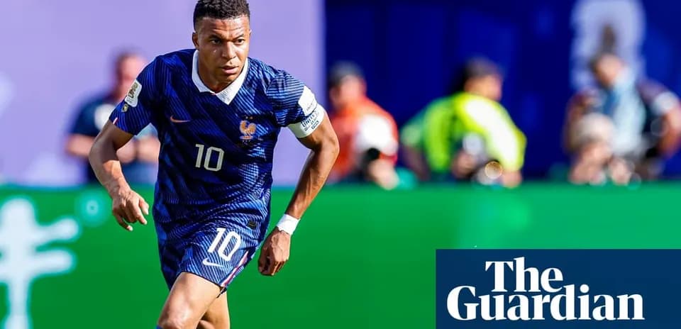 Futbolchi maydonda harakatda, Frantsiya formasida