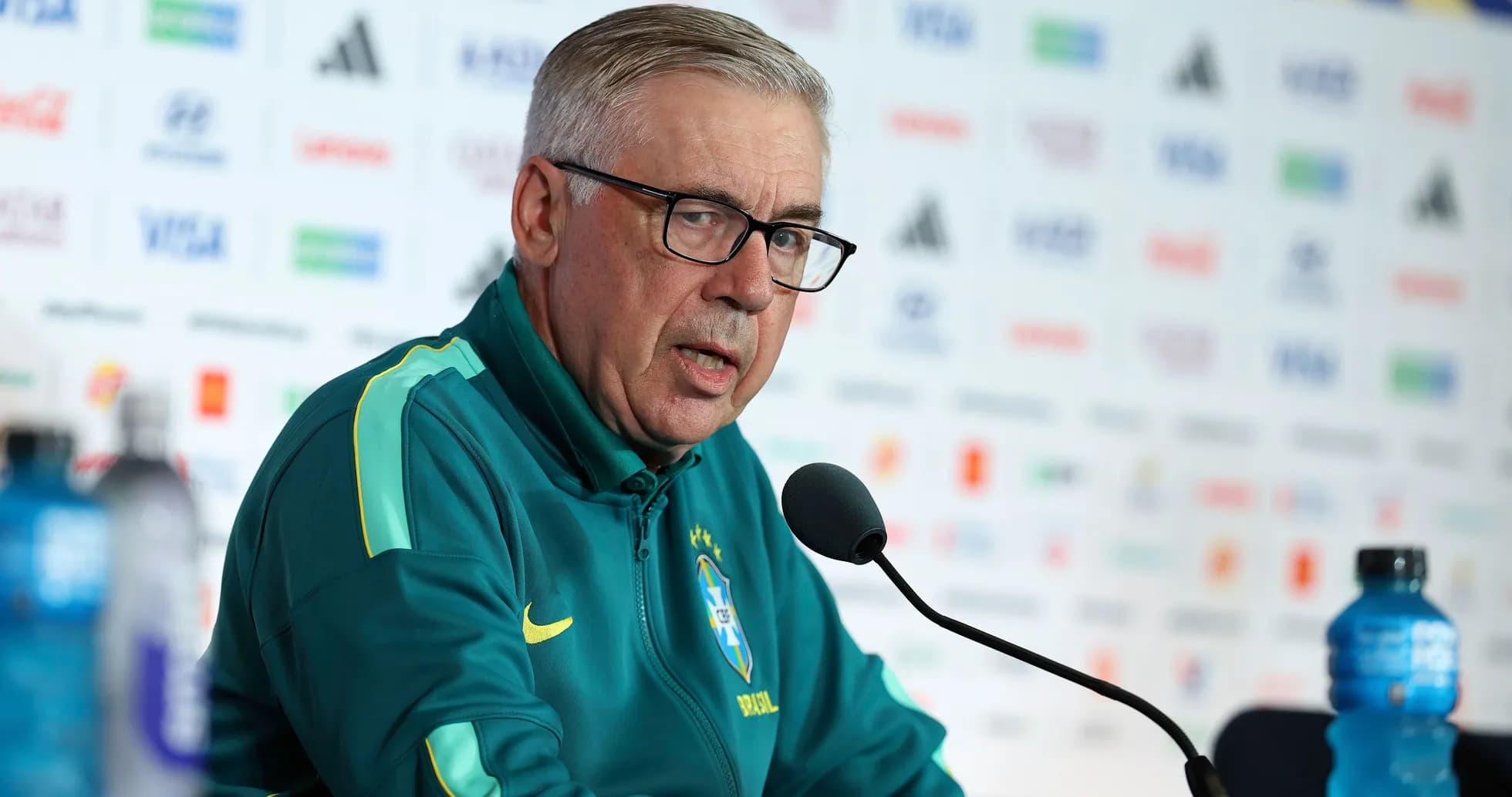 Braziliya terma jamoasi murabbiyi matbuot anjumanida