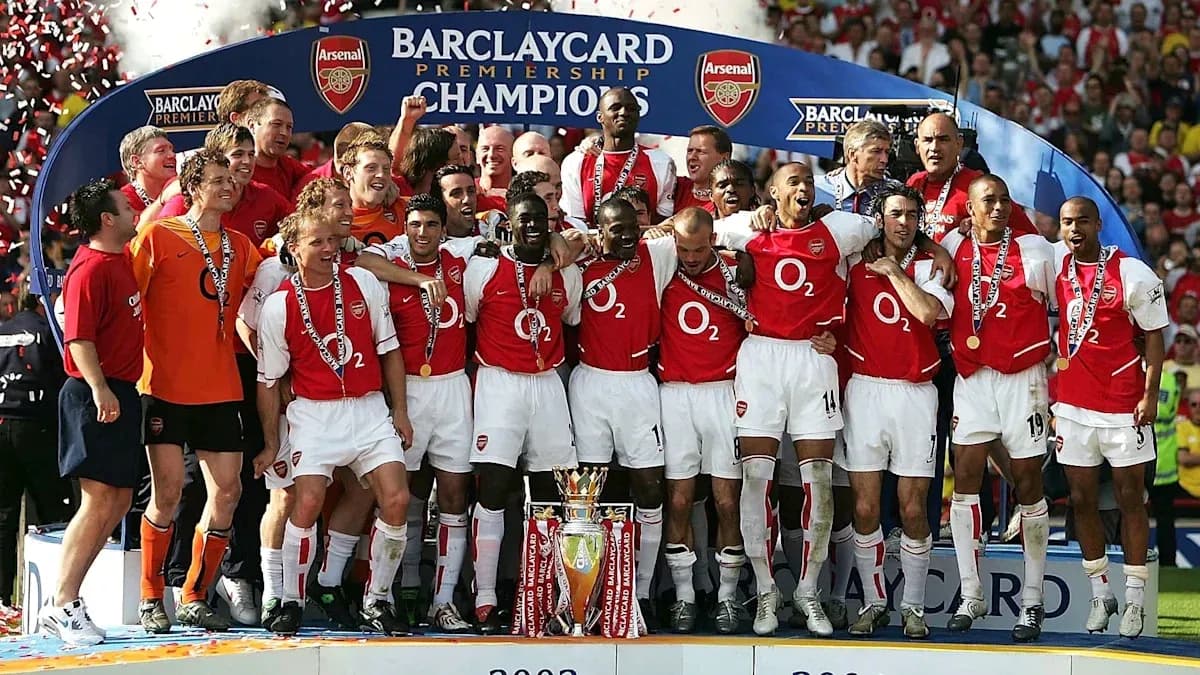 Arsenal players celebrating Barclays Premier League victory