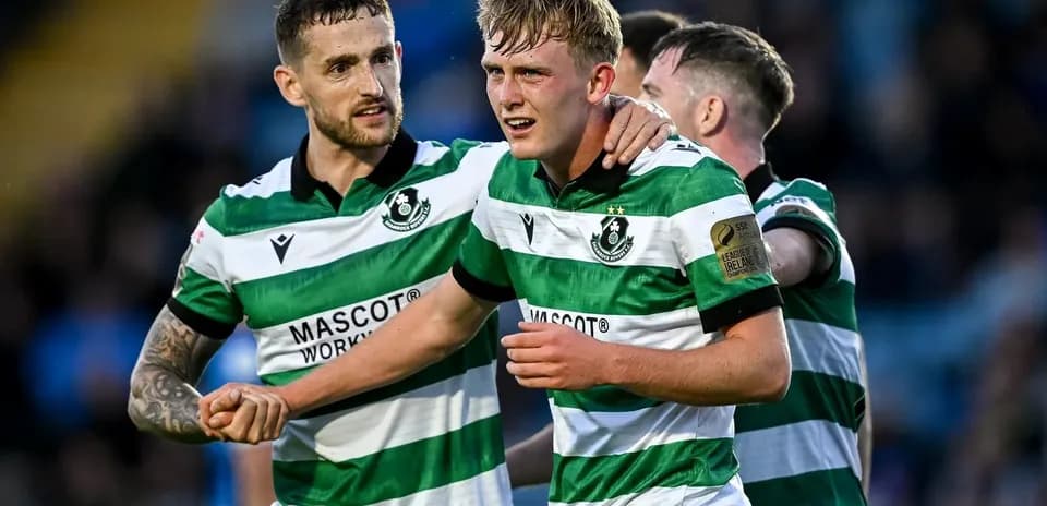 Hibernian FC players celebrating after a goal