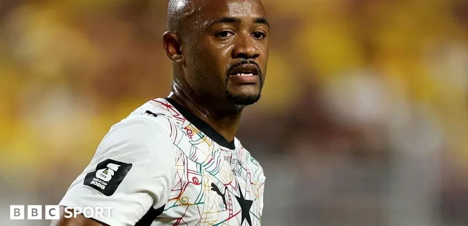Futbolchi o'yin davomida maydonda