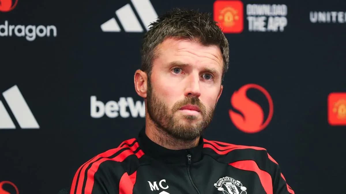 Meni Manchester United murabbiyi matbuot anjumanida