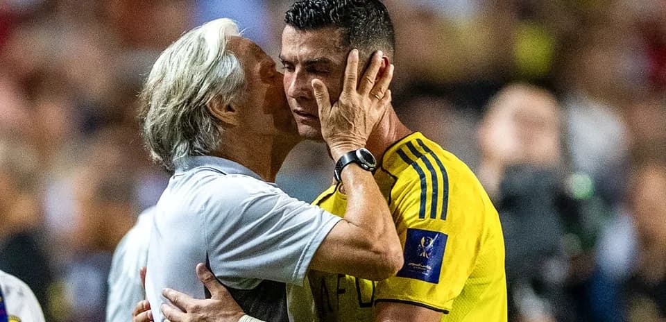 Koç va futbolchi bir-biriga yaqinlashmoqda