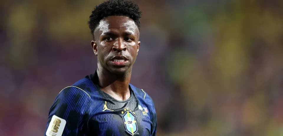 Futbolchi maydonda harakatda, Brasil formasida