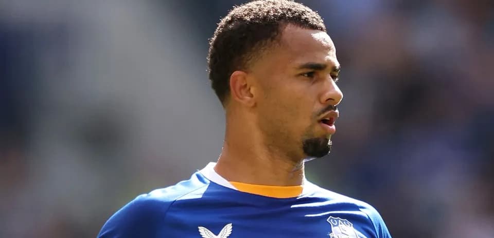 Futbolchi Everton formasi bilan maydonda