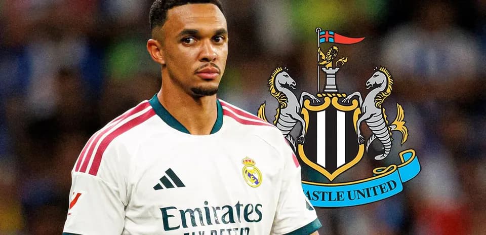 Futbolchi Real Madrid formasida, Newcastle United logosi bilan