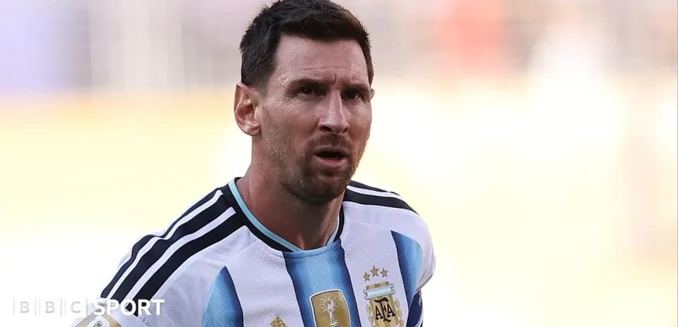 Futbolchi Messi Argentina formasi bilan maydonda