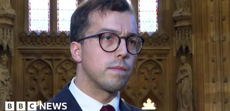 Yig'uvchi intervyu berayotgan shaxs burchakda