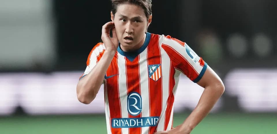 Futbolchi o'yin davomida e'tibor berayotgan