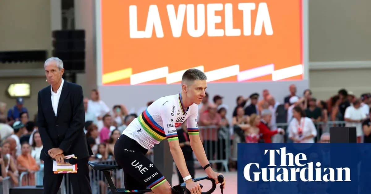 Velosipedchi La Vuelta taqdimotida turgan