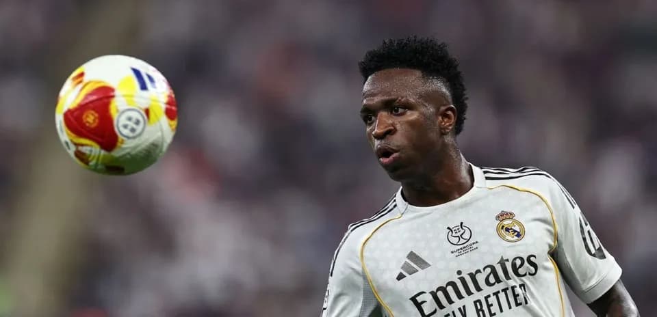 Vinicius Jr. controlling the ball during match