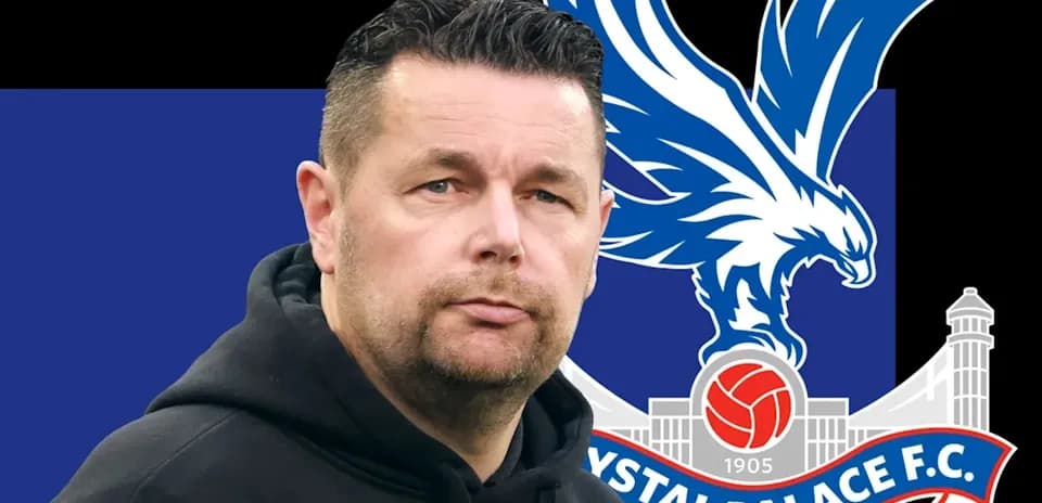 Murabbiy Crystal Palace FC logosi fonida