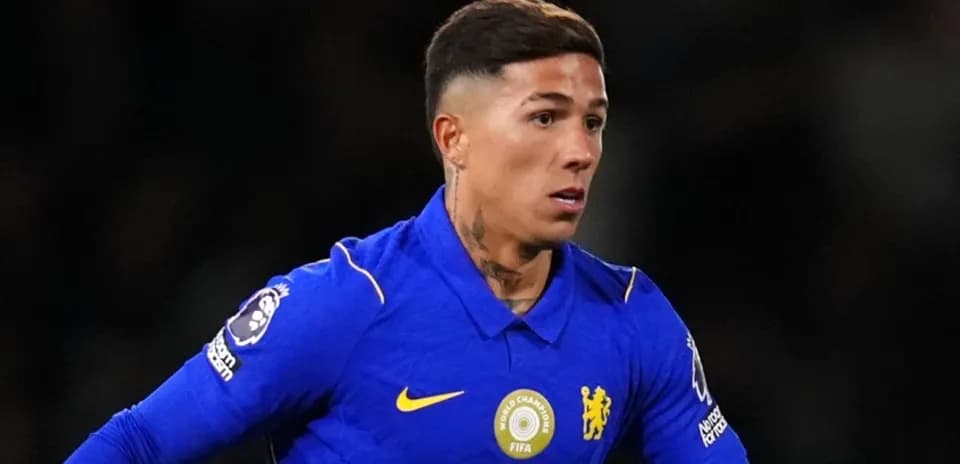 Futbolchi Chelsea formasida harakatda