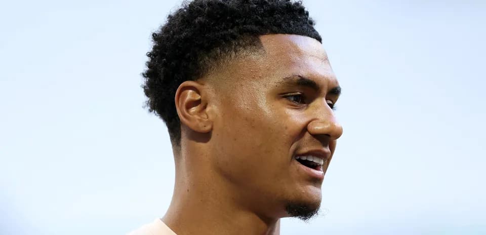 Futbolchi intervyu berayotgan paytda tasvirlangan