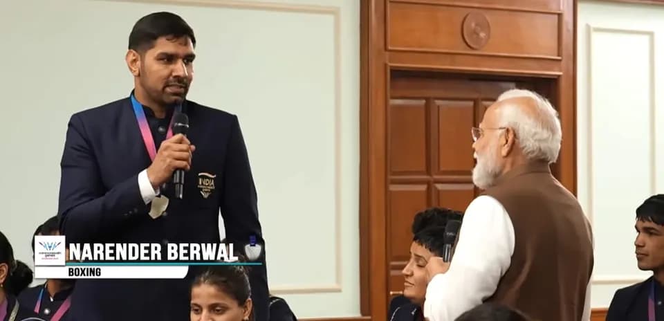 Narender Berwal speaking to Prime Minister Modi