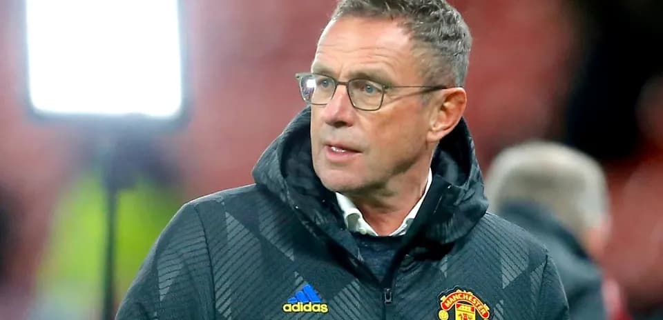 Trener Manchester United o'yin davomida