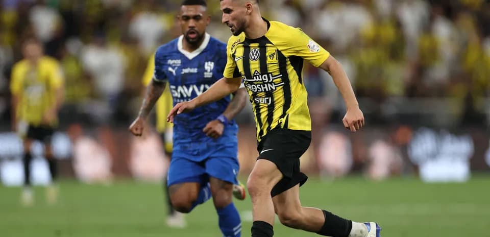 Ittihad va Al-Hilal o'rtasida futbol o'yini