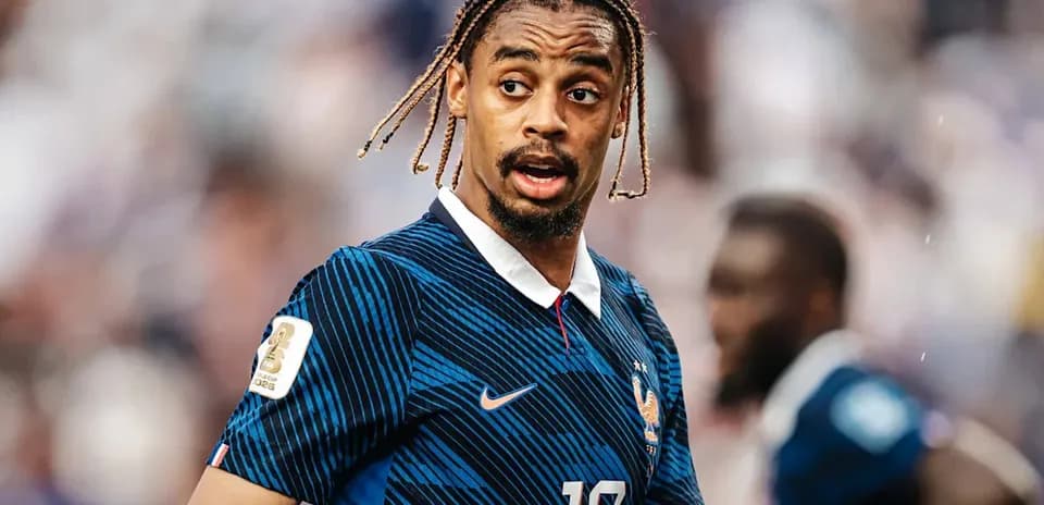 Futbolchi maydonda, Frantsiya formasida