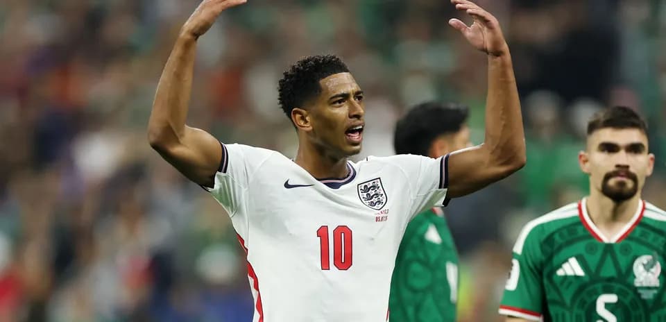 Juda Bellingham gesturing during England vs Mexico match