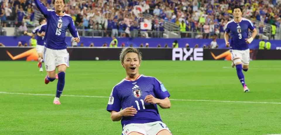 Yapon futbolchisi gol urib, nishonlayotgan payti