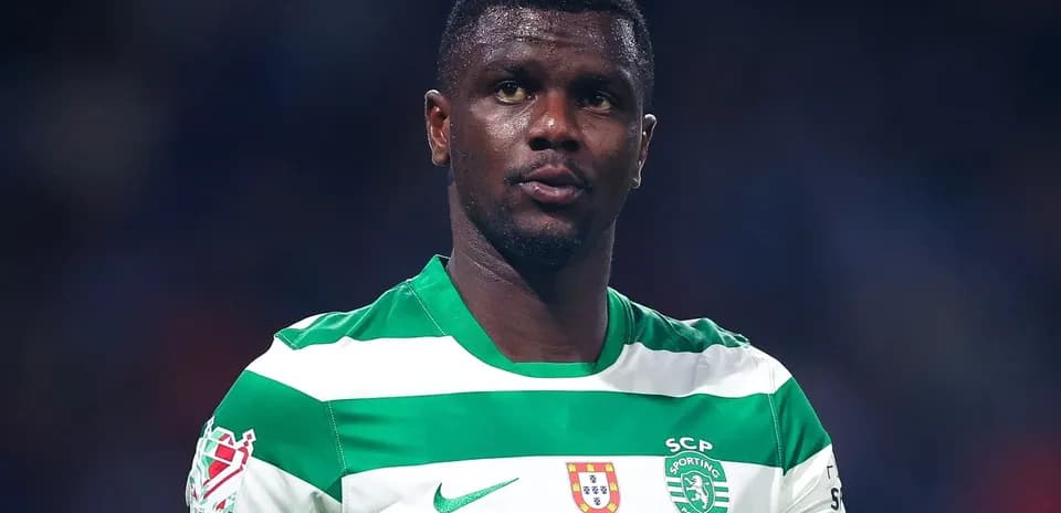 Futbolchi Sporting Lisboa formasi kiyib turgan