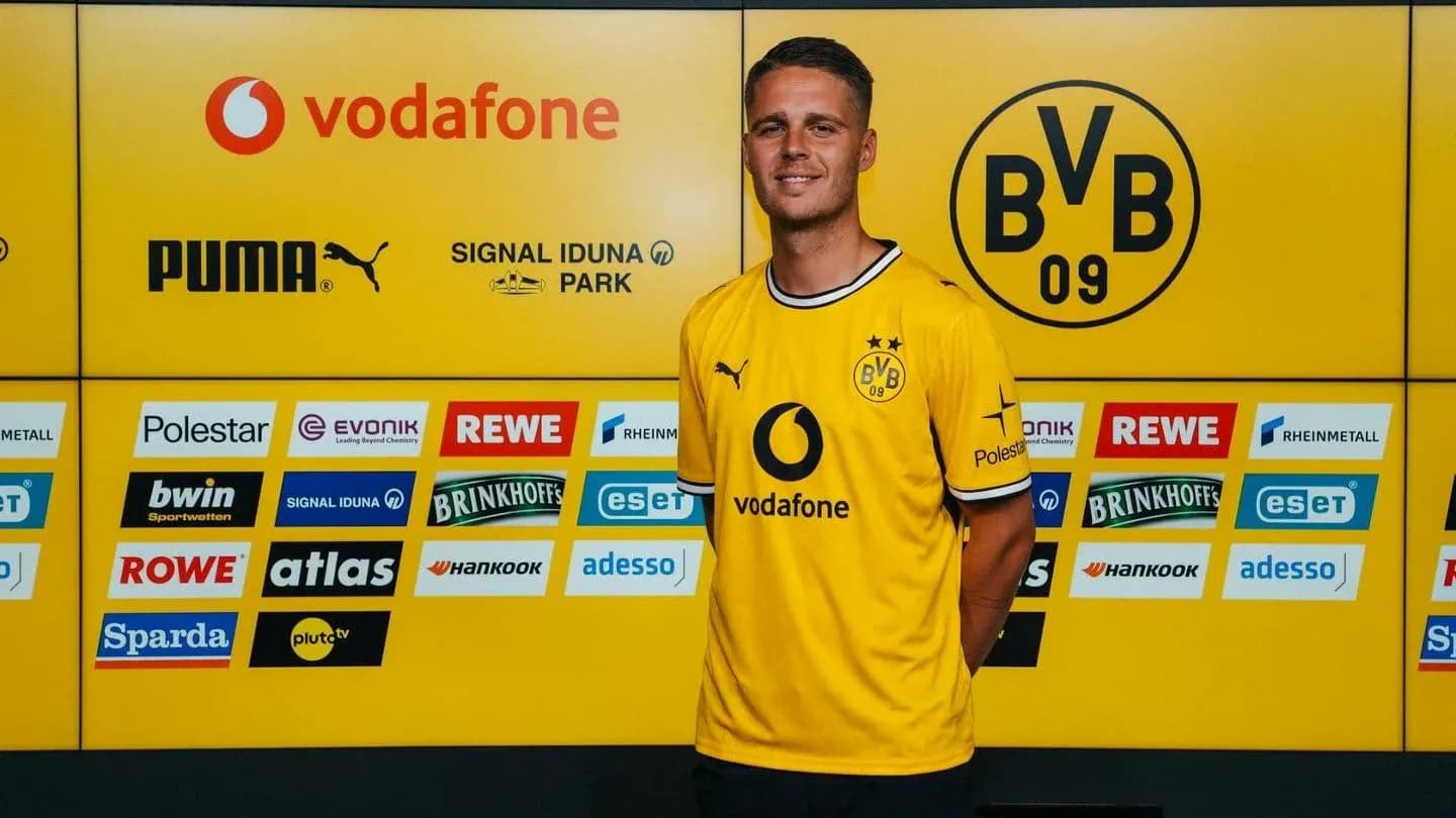 Futbolchi Borussia Dortmund formasida turgan
