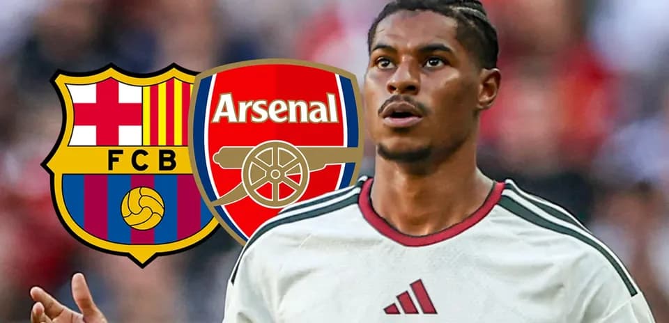 Futbolchi, Barcelona va Arsenal logotiplari bilan