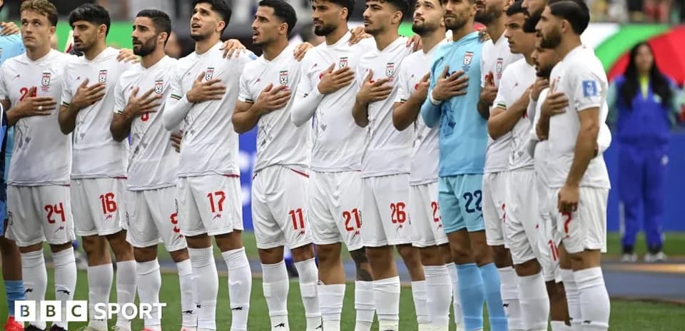 Eron futbol jamoasi himn aytayotgani