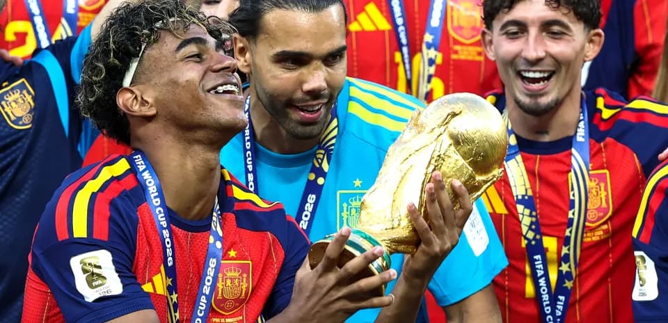 Ispaniya jamoasi FIFA Jahon kubogini qo'lga kiritmoqda