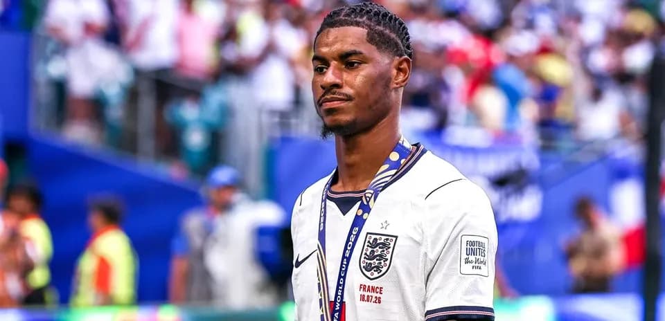 Futbolchi medal taqibida maydonda yurmoqda