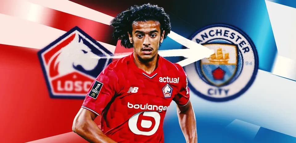 Futbolchi LOSC formasida, Manchester City logotipi ko'rsatilgan
