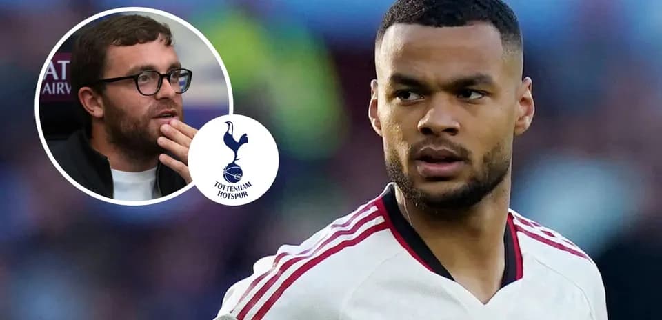 Futbolchi maydonda, Tottenham Hotspur logotipi ko'rsatilgan