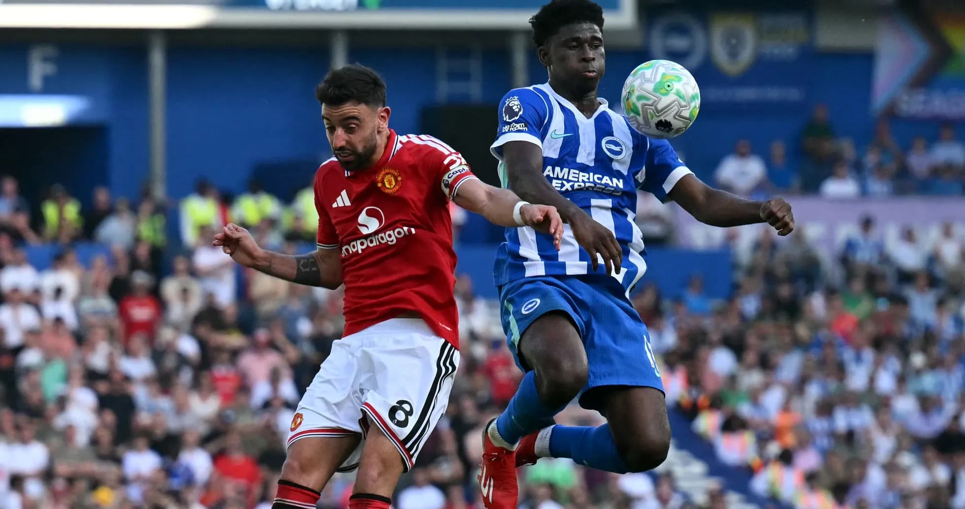 Bruno Fernandes and player competing for the ball