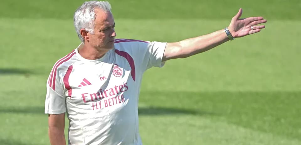 Murinho jamoani mashg'ulotda boshqarayotgan payti