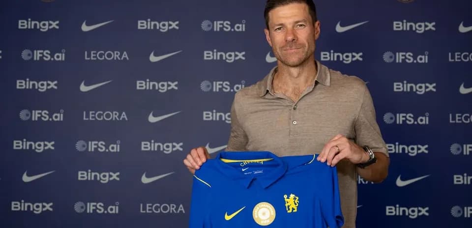 Yangi murabbiy Chelsea formasini ushlab turibdi