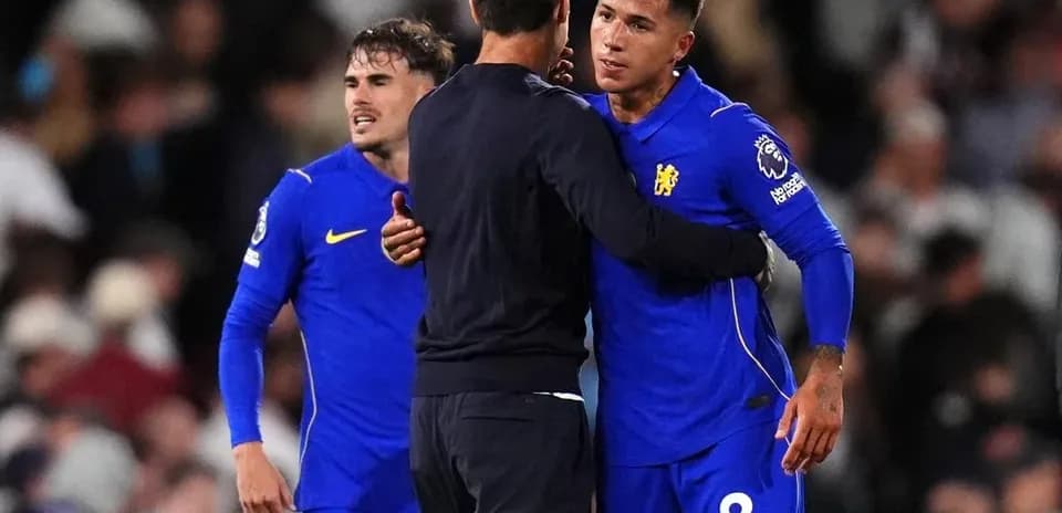 Chelsea players and coach discussing after match