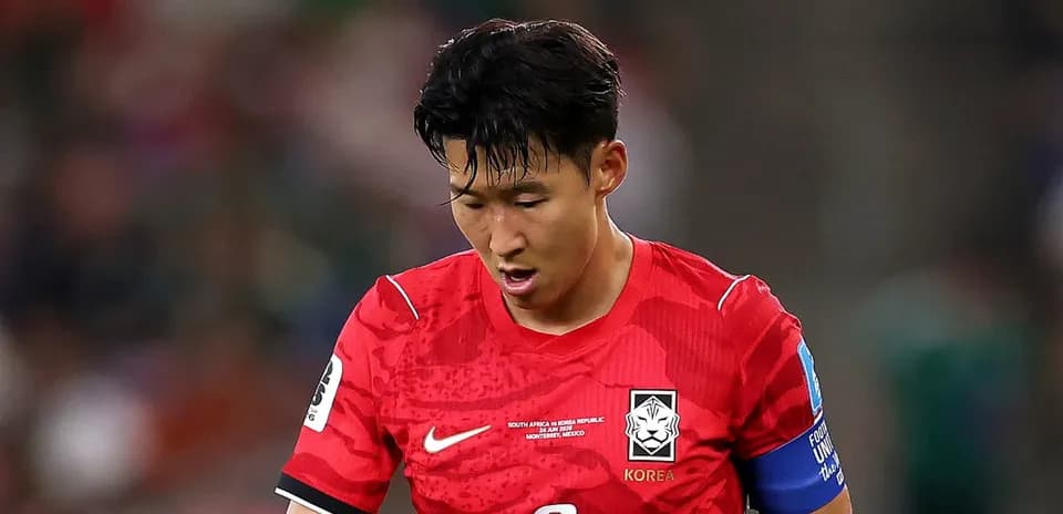 Futbolchi o'yin davomida shaklga kiryapti
