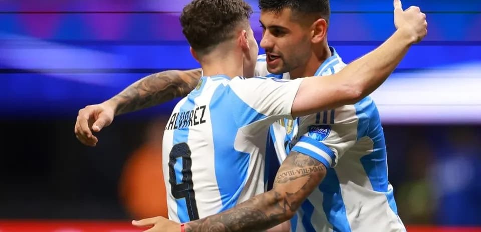 Duo of Argentine players celebrating a goal