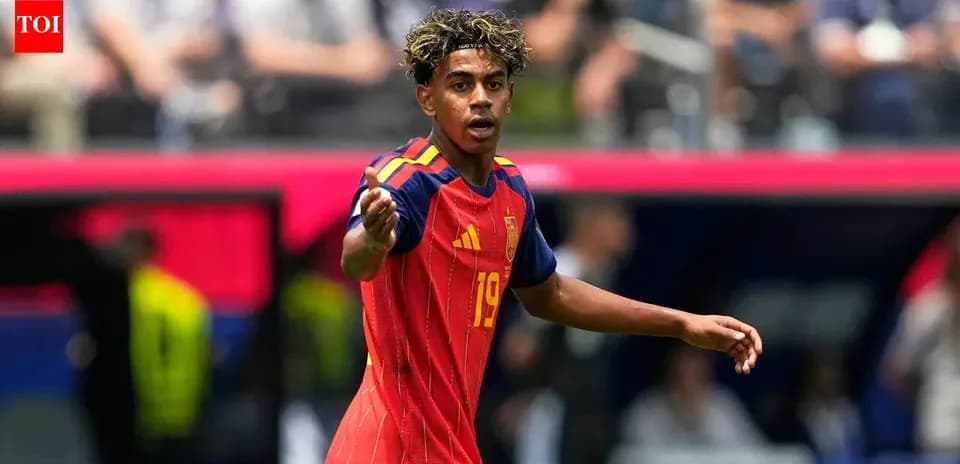 Futbolchi maydonda harakatda, Ispaniya formasi bilan