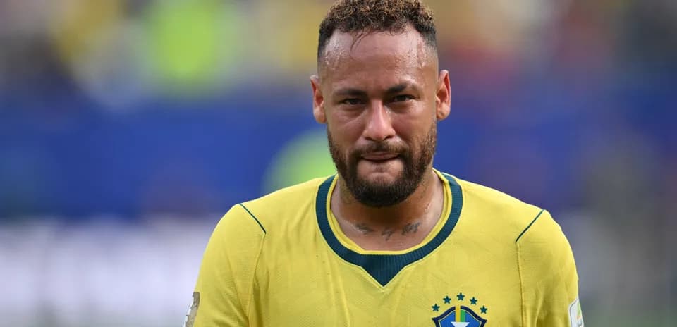 Futbolchi Neymar Braziliya terma jamoasi formasi bilan
