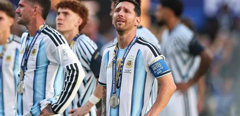 Argentina players with silver medals after match