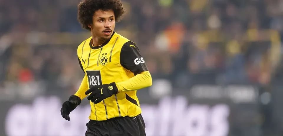 Futbolchi maydonda harakatda, Borussia Dortmund formasida