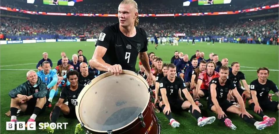 Futbolchilar maydonda mashg'ulot o'tayotgan