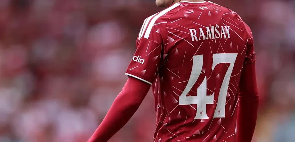 Futbolchi Ramsay maydonda harakatda