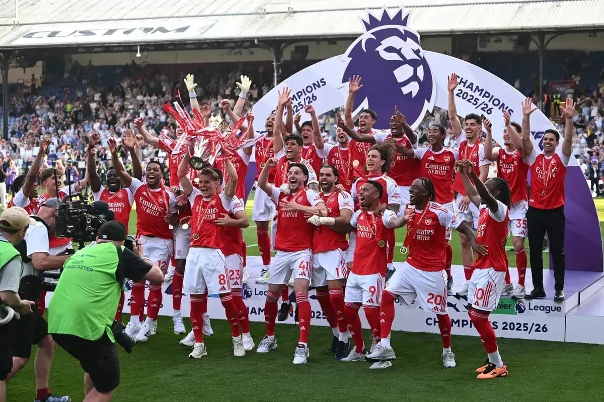 Arsenal players celebrating Premier League title victory