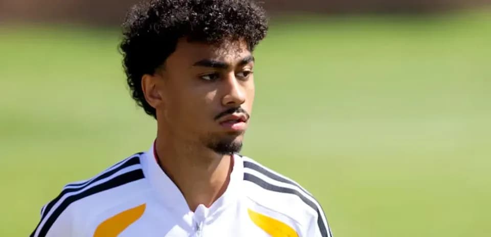 Futbolchi Germaniya terma jamoasi formasi kiygan