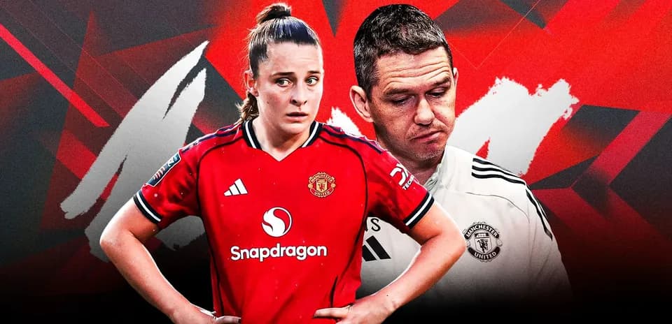 Manchester United players with concerned expressions