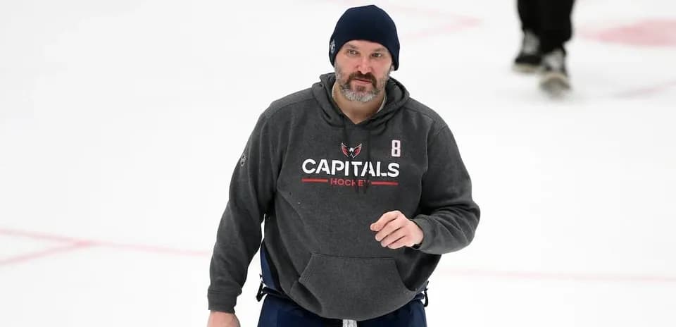 O'yinchi muzda trening o'tkazmoqda, Capitals formasi bilan