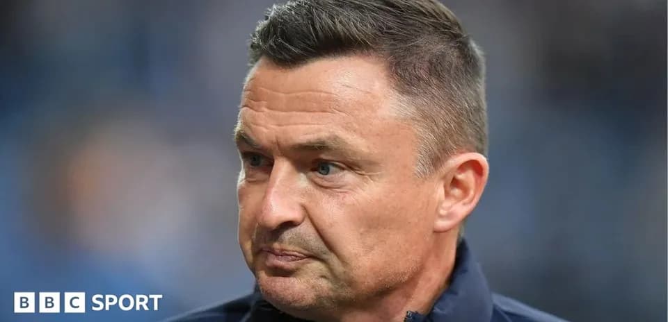 Trener o'yin oldidan intervyu berayotgan ko'rinishi